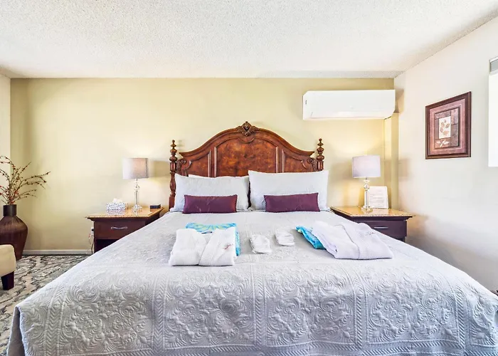 Lido Palms Resort And Spa