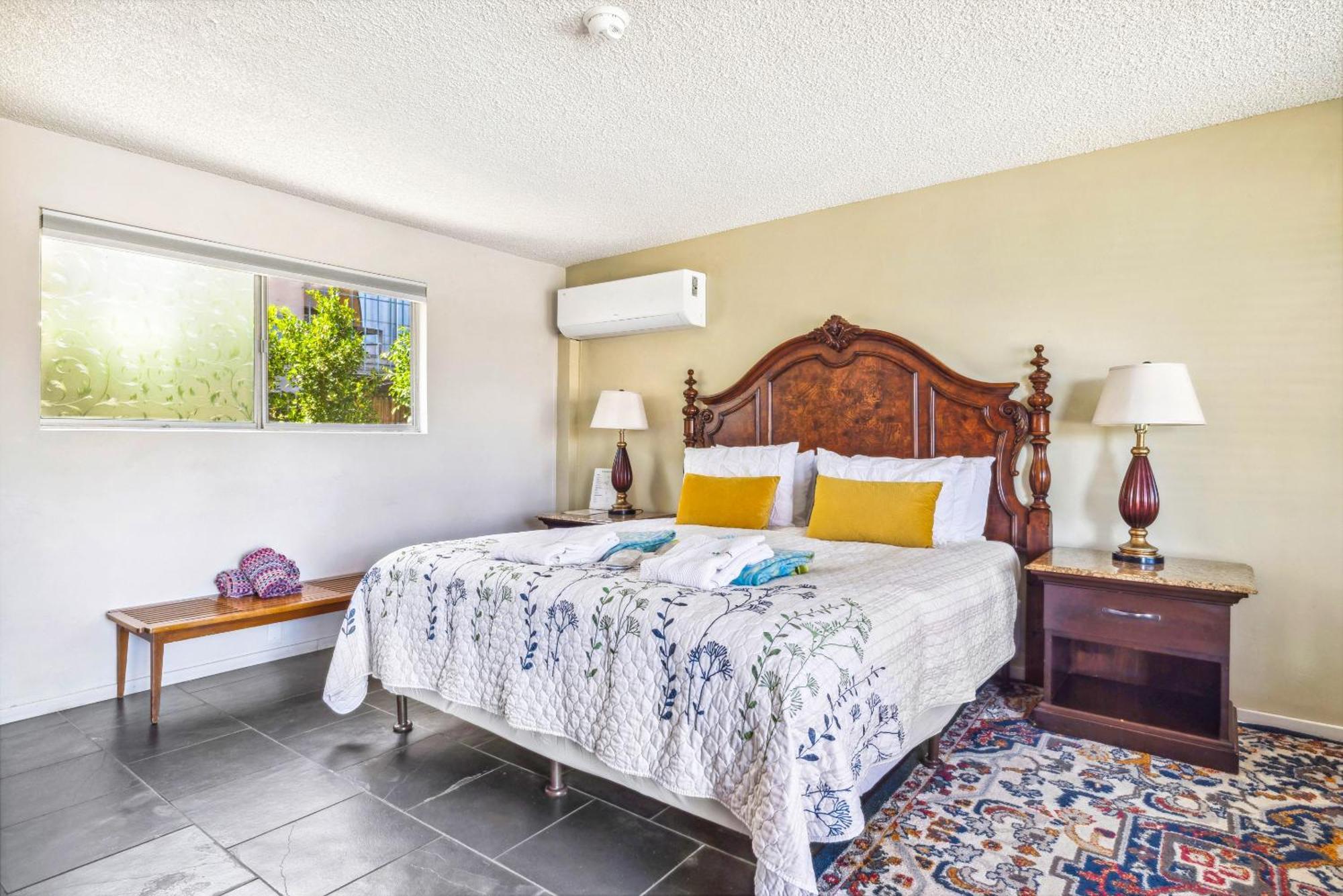 Lido Palms And